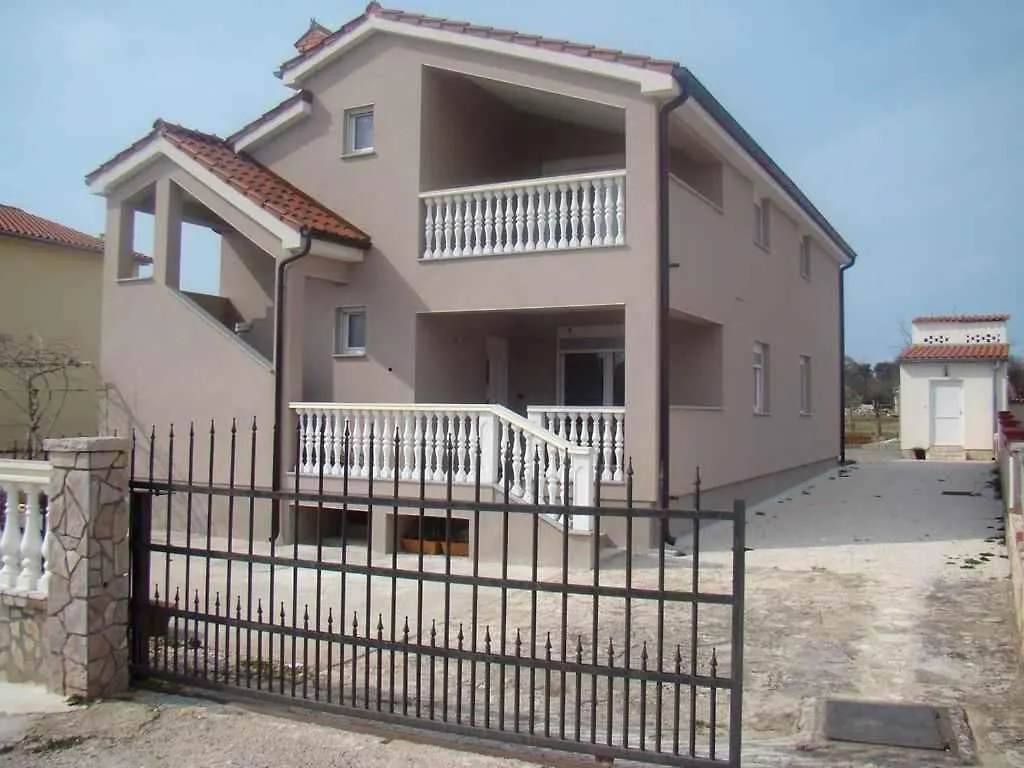 House And Apt. In Pula/Istrien 27345 Apartman Horvátország